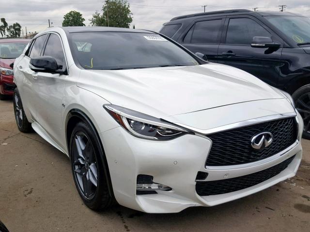 SJKCH5CPXJA043359 - 2018 INFINITI QX30 BASE WHITE photo 1