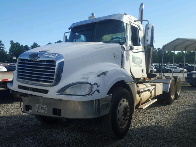 1FUJA6CK87LY17932 - 2007 FREIGHTLINER CONVENTION WHITE photo 2