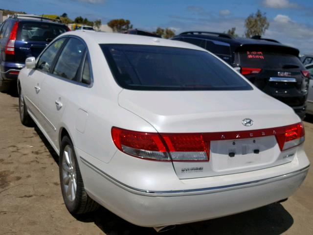 KMHFC4DF5AA514330 - 2010 HYUNDAI AZERA GLS WHITE photo 3