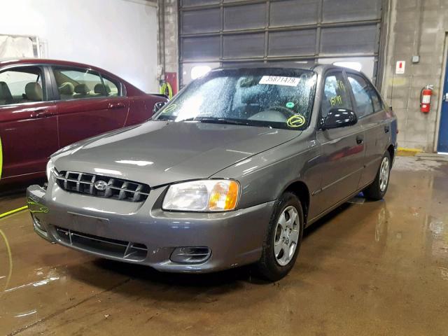 KMHCG45C31U218197 - 2001 HYUNDAI ACCENT GL GRAY photo 2