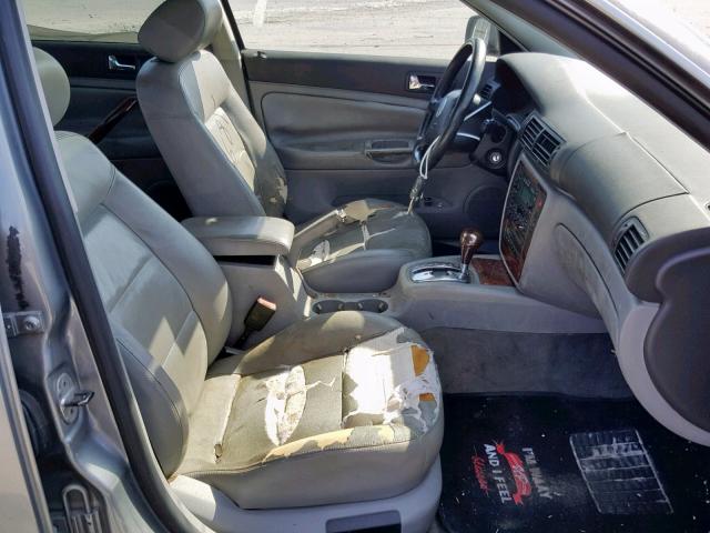 WVWRH63B74P042274 - 2004 VOLKSWAGEN PASSAT GLX 灰色 照片 5