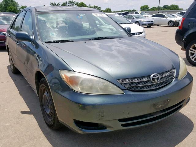 JTDBE32K620056912 - 2002 TOYOTA CAMRY LE GREEN photo 1