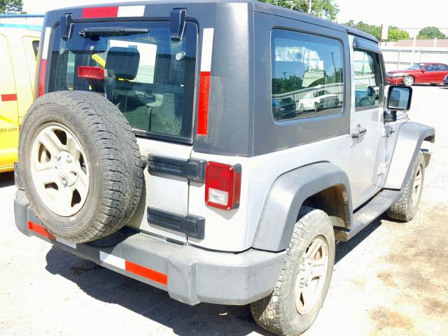 1J4FZ24128L526455 - 2008 JEEP WRANGLER X SILVER photo 4