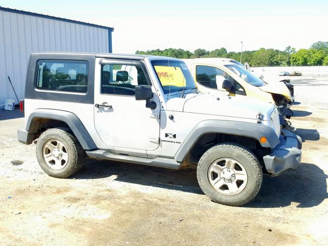 1J4FZ24128L526455 - 2008 JEEP WRANGLER X SILVER photo 9