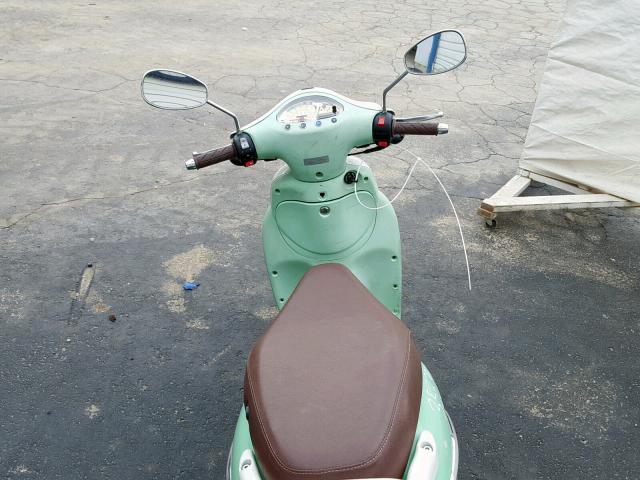 RFBB2J106CB270160 - 2012 KYMCO USA INC PEOPLE 150 GREEN photo 5