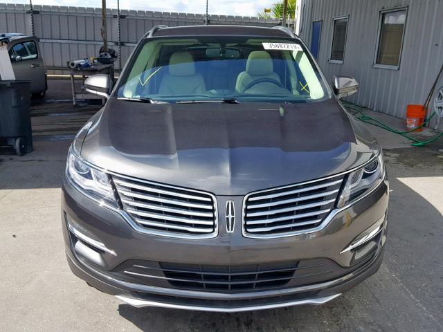 5LMCJ3C97JUL30632 - 2018 LINCOLN MKC RESERV GRAY photo 9