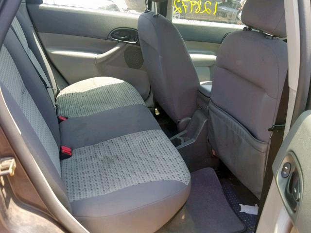 1FAFP34N55W110307 - 2005 FORD FOCUS ZX4 GRAY photo 6