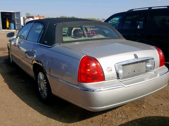 1LNHM82V67Y608420 - 2007 LINCOLN TOWN CAR S GRAY photo 3