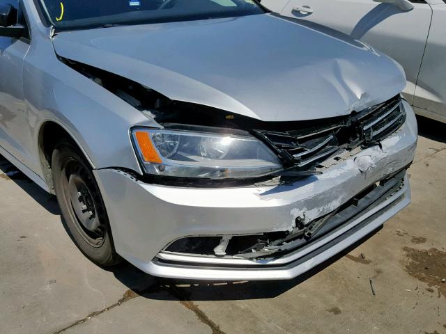 3VW2K7AJ2FM413382 - 2015 VOLKSWAGEN JETTA BASE SILVER photo 9