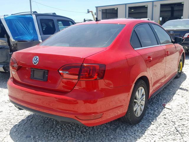 3VW467AJ2DM411996 - 2013 VOLKSWAGEN JETTA GLI RED photo 4