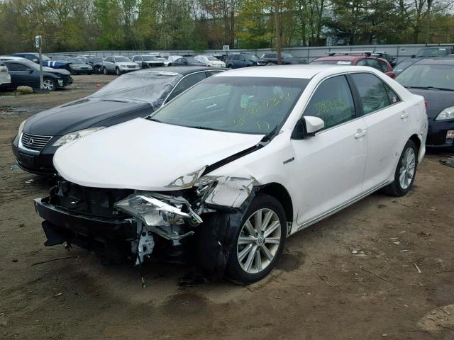 4T1BD1FK9CU021465 - 2012 TOYOTA CAMRY HYBR WHITE photo 2