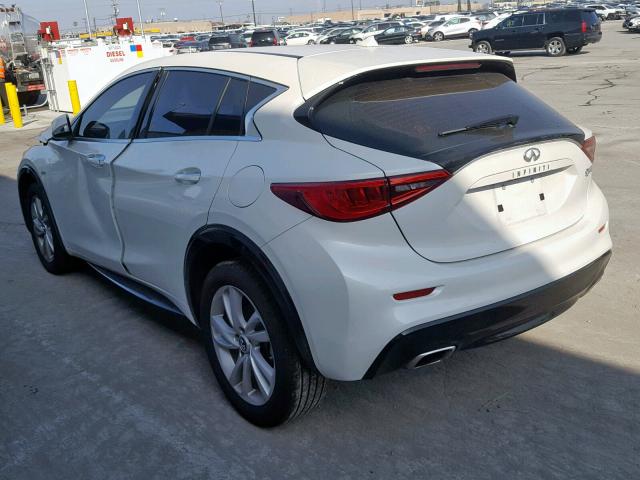 SJKCH5CP3KA008647 - 2019 INFINITI QX30 ESSEN WHITE photo 3