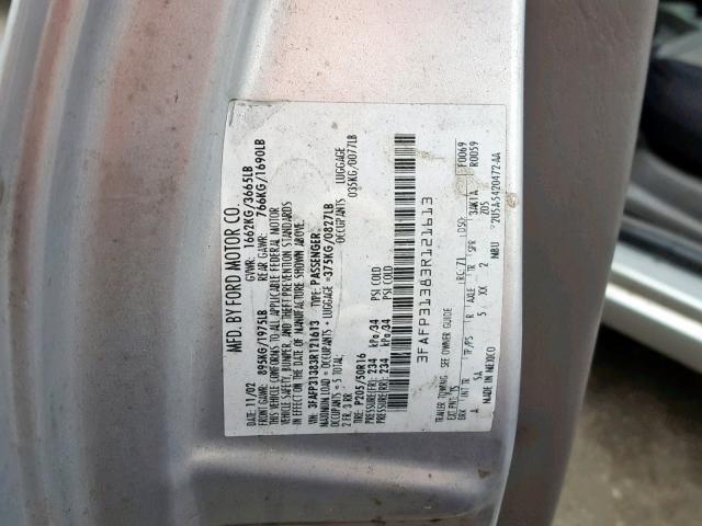 3FAFP31383R121613 - 2003 FORD FOCUS ZX3 SILVER photo 10