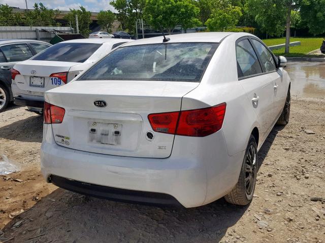 KNAFU4A24C5532409 - 2012 KIA FORTE EX WHITE photo 4