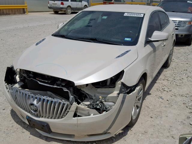 1G4GC5EGXAF225335 - 2010 BUICK LACROSSE C WHITE photo 2