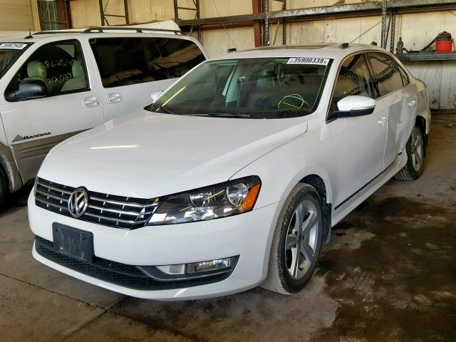 1VWBV7A32FC063701 - 2015 VOLKSWAGEN PASSAT SE WHITE photo 2