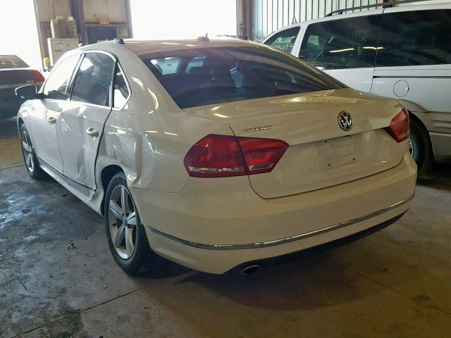 1VWBV7A32FC063701 - 2015 VOLKSWAGEN PASSAT SE WHITE photo 3