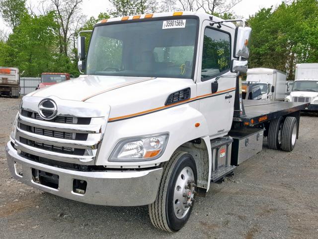 5PVNJ8JR1J4S51425 - 2018 HINO 258/268 WHITE photo 2