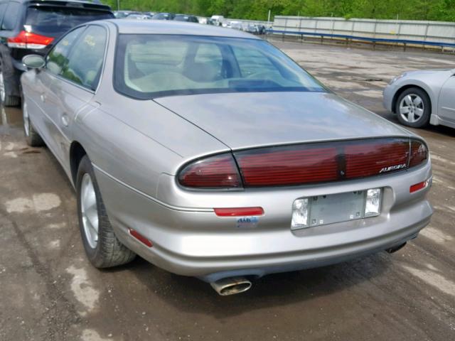 1G3GR62C9W4108598 - 1998 OLDSMOBILE AURORA SILVER photo 3