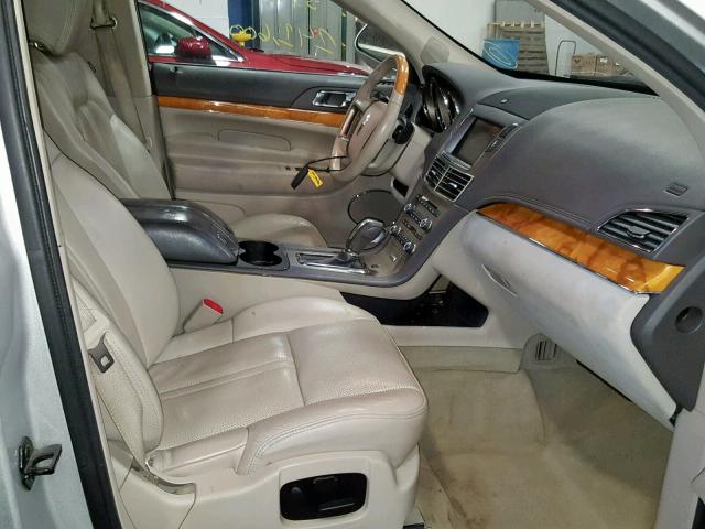 2LMHJ5AT4ABJ17005 - 2010 LINCOLN MKT SILVER photo 5