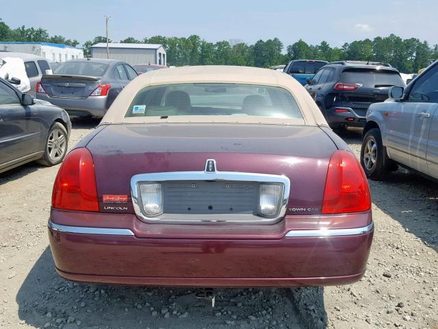 1LNHM83W86Y601300 - 2006 LINCOLN TOWN CAR D MAROON photo 9