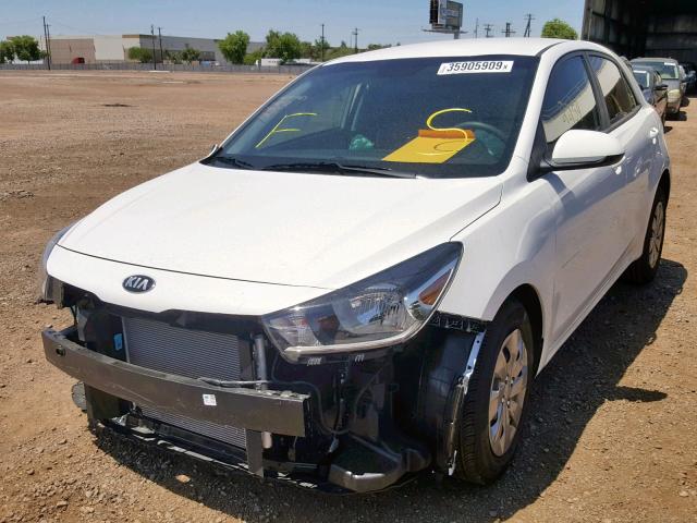 3KPA25AB7KE197349 - 2019 KIA RIO S WHITE photo 2