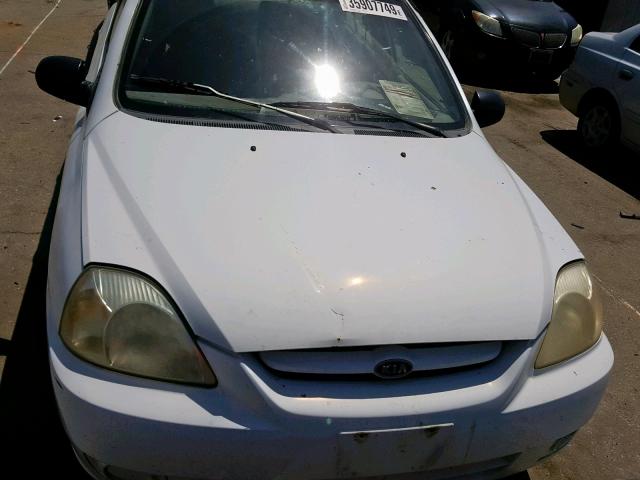 KNADC125246337003 - 2004 KIA RIO WHITE photo 9