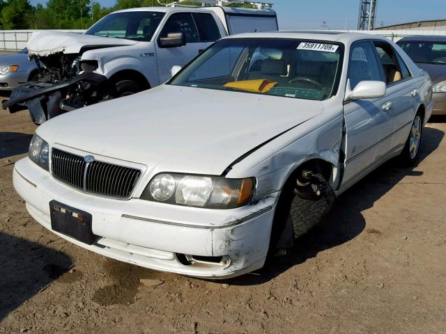 JNKBY31A9YM302111 - 2000 INFINITI Q45 BASE WHITE photo 2