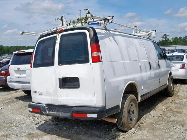 1GCWGFCF7F1188639 - 2015 CHEVROLET EXPRESS G2 WHITE photo 4