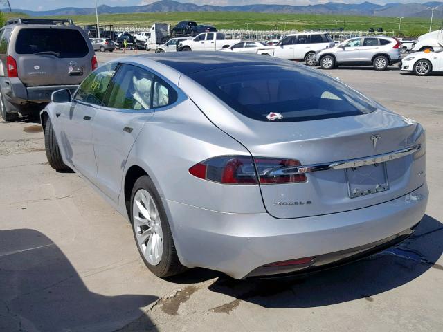 5YJSA1E2XHF209393 - 2017 TESLA MODEL S SILVER photo 3