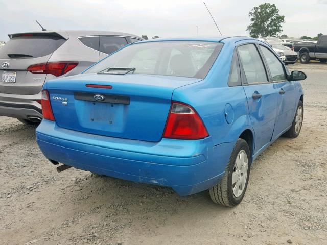 1FAHP34N37W279205 - 2007 FORD FOCUS ZX4 BLUE photo 4