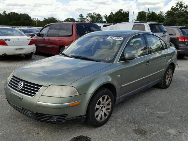 WVWPD63B22P045650 - 2002 VOLKSWAGEN PASSAT GLS GREEN photo 2