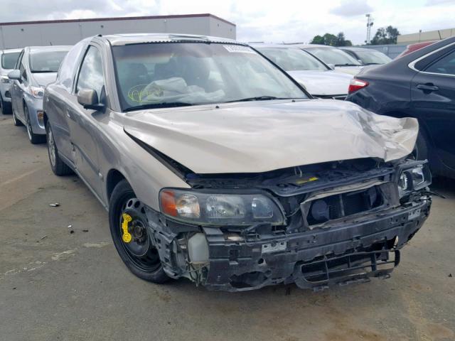 YV1RS61T642367499 - 2004 VOLVO S60 GOLD photo 1