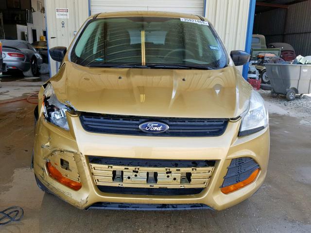 1FMCU0F70EUC07408 - 2014 FORD ESCAPE S GOLD photo 9