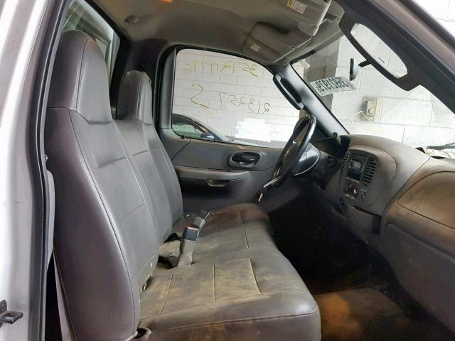 2FTRF17284CA92900 - 2004 FORD F-150 HERI WHITE photo 5