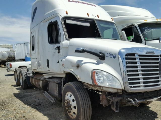 3AKJGLD51GSGR3936 - 2016 FREIGHTLINER CASCADIA 1 WHITE photo 1