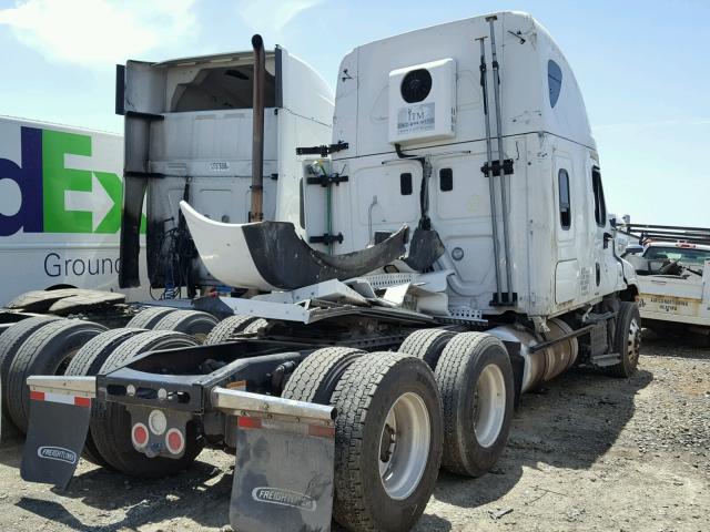 3AKJGLD51GSGR3936 - 2016 FREIGHTLINER CASCADIA 1 WHITE photo 4