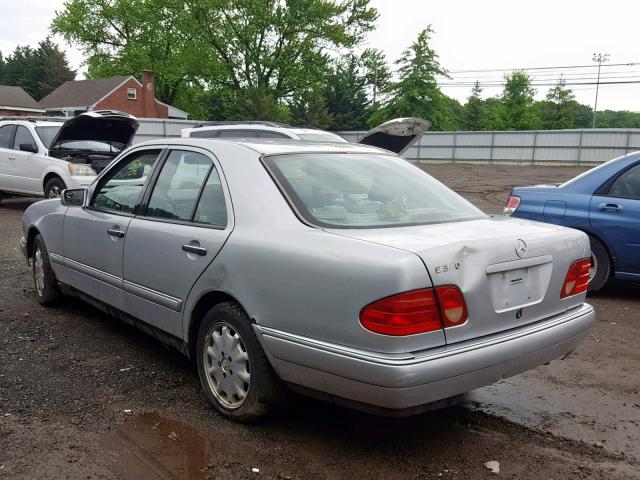 WDBJF65H5XA730817 - 1999 MERCEDES-BENZ E 320 SILVER photo 3