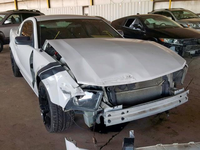 1ZVHT82H465198165 - 2006 FORD MUSTANG GT WHITE photo 1