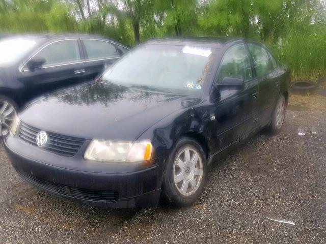 WVWMA23B9YE372975 - 2000 VOLKSWAGEN PASSAT GLS BLACK photo 2