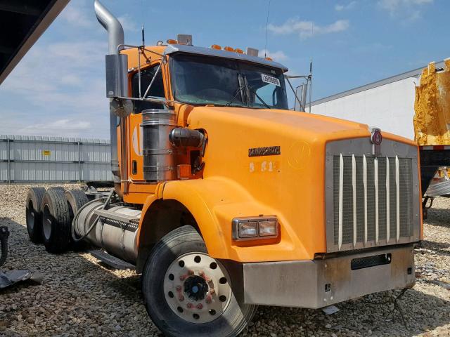 1XKDD09X16R157518 - 2006 KENWORTH CONSTRUCTI ORANGE photo 1