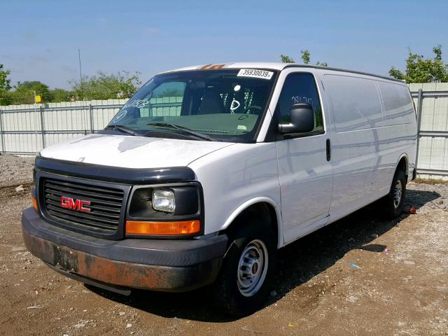 1GTHG39U771120503 - 2007 GMC SAVANA G35 WHITE photo 2