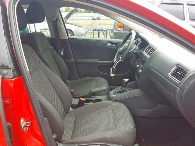 3VW2K7AJ3CM372319 - 2012 VOLKSWAGEN JETTA BASE RED photo 5