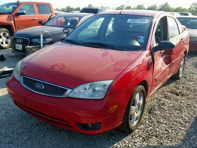 1FAFP34N07W323443 - 2007 FORD FOCUS ZX4 RED photo 2