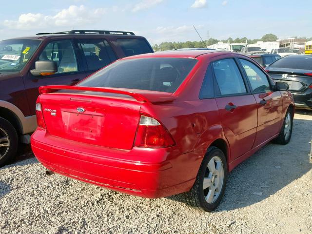 1FAFP34N07W323443 - 2007 FORD FOCUS ZX4 RED photo 4