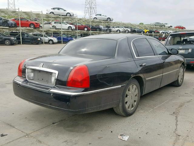 1LNHM83W94Y687231 - 2004 LINCOLN TOWN CAR U BLACK photo 4