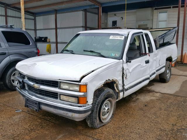 1GCGC29R2TE176963 - 1996 CHEVROLET GMT-400 C2 WHITE photo 2