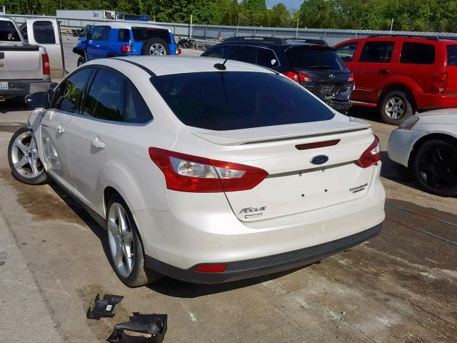 1FAHP3J21CL450667 - 2012 FORD FOCUS TITA WHITE photo 3