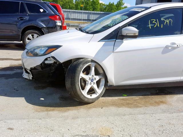 1FAHP3J21CL450667 - 2012 FORD FOCUS TITA WHITE photo 9