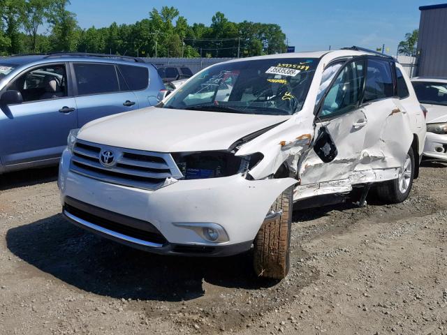 5TDBK3EH7DS211783 - 2013 TOYOTA HIGHLANDER WHITE photo 2